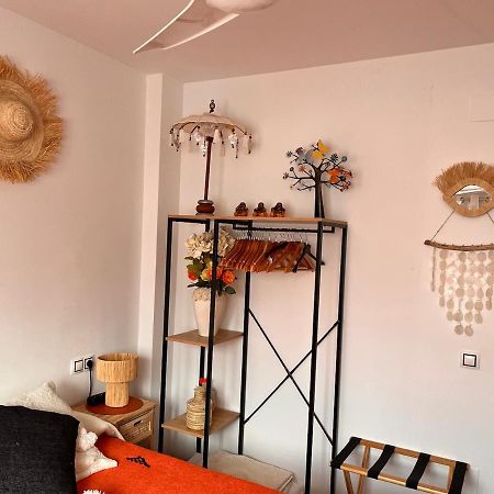 B&B Casa Louisa, Torre Del Mar- Valleniza เบเลซ-มาลากา ภายนอก รูปภาพ
