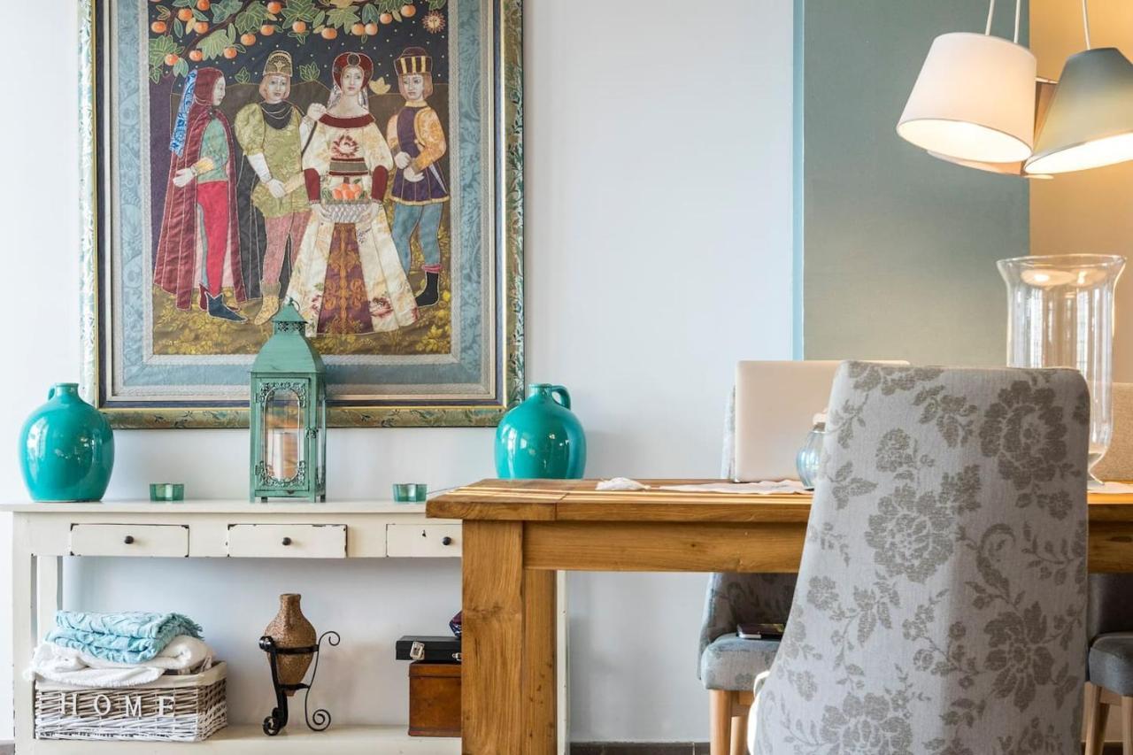 B&B Casa Louisa, Torre Del Mar- Valleniza เบเลซ-มาลากา ภายนอก รูปภาพ