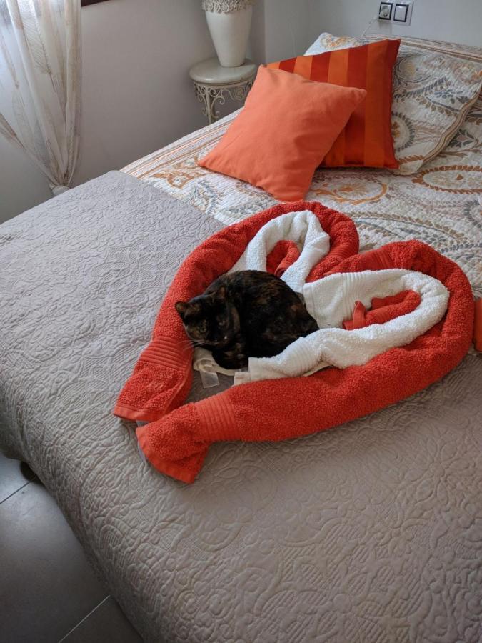 B&B Casa Louisa, Torre Del Mar- Valleniza เบเลซ-มาลากา ภายนอก รูปภาพ
