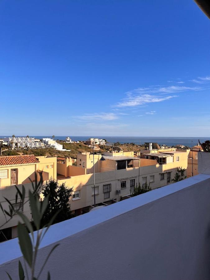 B&B Casa Louisa, Torre Del Mar- Valleniza เบเลซ-มาลากา ภายนอก รูปภาพ