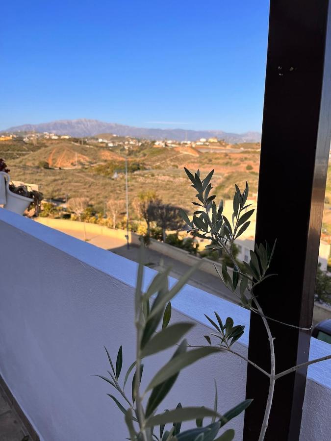 B&B Casa Louisa, Torre Del Mar- Valleniza เบเลซ-มาลากา ภายนอก รูปภาพ