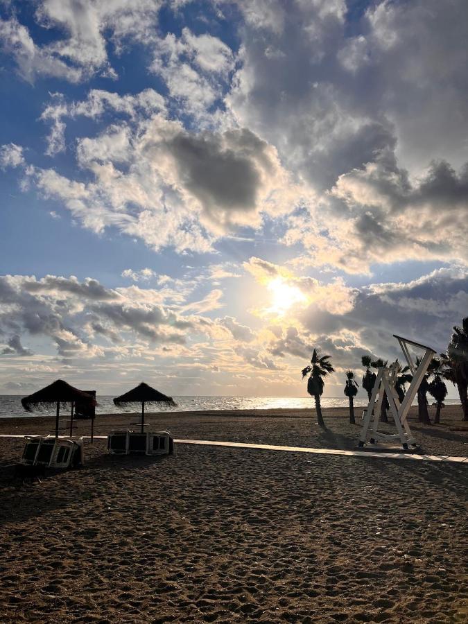 B&B Casa Louisa, Torre Del Mar- Valleniza เบเลซ-มาลากา ภายนอก รูปภาพ